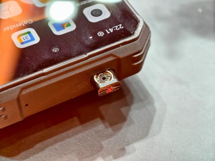 „Oukitel WP63“ gali sukelti gaisrą, bet taip ir buvo sumanyta