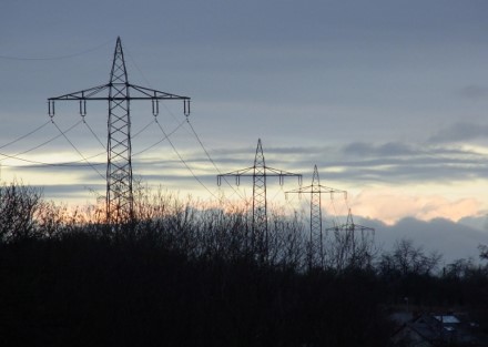 Vasarį šalčiai palaikė aukštą didmeninių elektros kainų lygį visame Baltijos regione