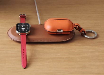 „Hermès“ pristatė įkroviklį „Apple“ įrenginiams už 5150 $