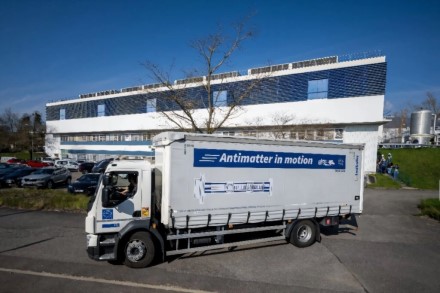 Antimateriją vežantis sunkvežimis
