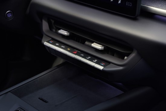 „Volkswagen“ išgirdo vartotojus: iki 630 km nuvažiuojančiame „ID.3 Neo“ grąžinti fiziniai mygtukai