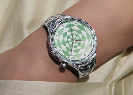 „Huawei Watch Ultimate Design Spring Edition“: moteriškas prabangus laikrodis