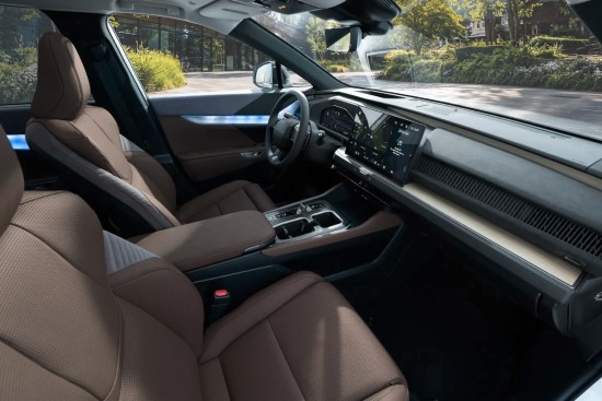 „Lexus“ pristato pasaulinę premjerą: visiškai naują elektrinį ir šešiavietį TZ serijos SUV