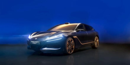 BYD pristatė „juvelyrinį“ „Denza Z9 GT“ už 800 000 JAV dolerių