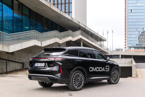 „Omoda 9 Super Hybrid“ įkraunamas hibridas