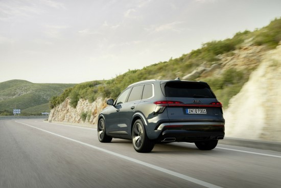 „Audi“ pristato naujos kartos Q7: komforto ir universalumo etalonas žengia į skaitmeninę erą „Audi“ pristato naujos kartos Q7: komforto ir universalumo etalonas žengia į skaitmeninę erą