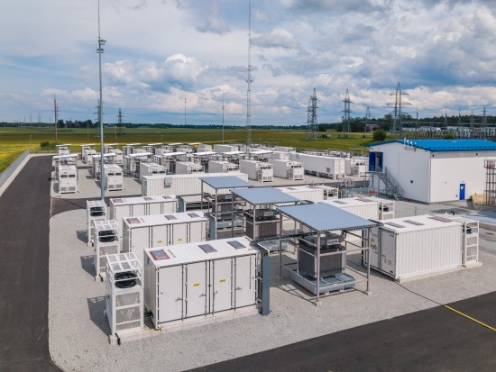 Estijoje pradėjo veikti vienas galingiausių Europoje 100 MW baterijų parkas Estijoje pradėjo veikti vienas galingiausių Europoje 100 MW baterijų parkas